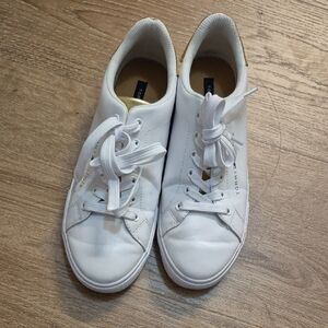 White Sneakers with Laces